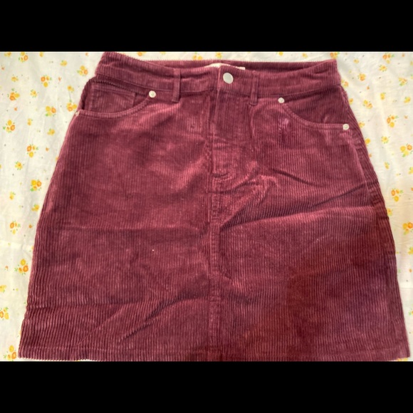 Burgundy corduroy skirt - Picture 1 of 4